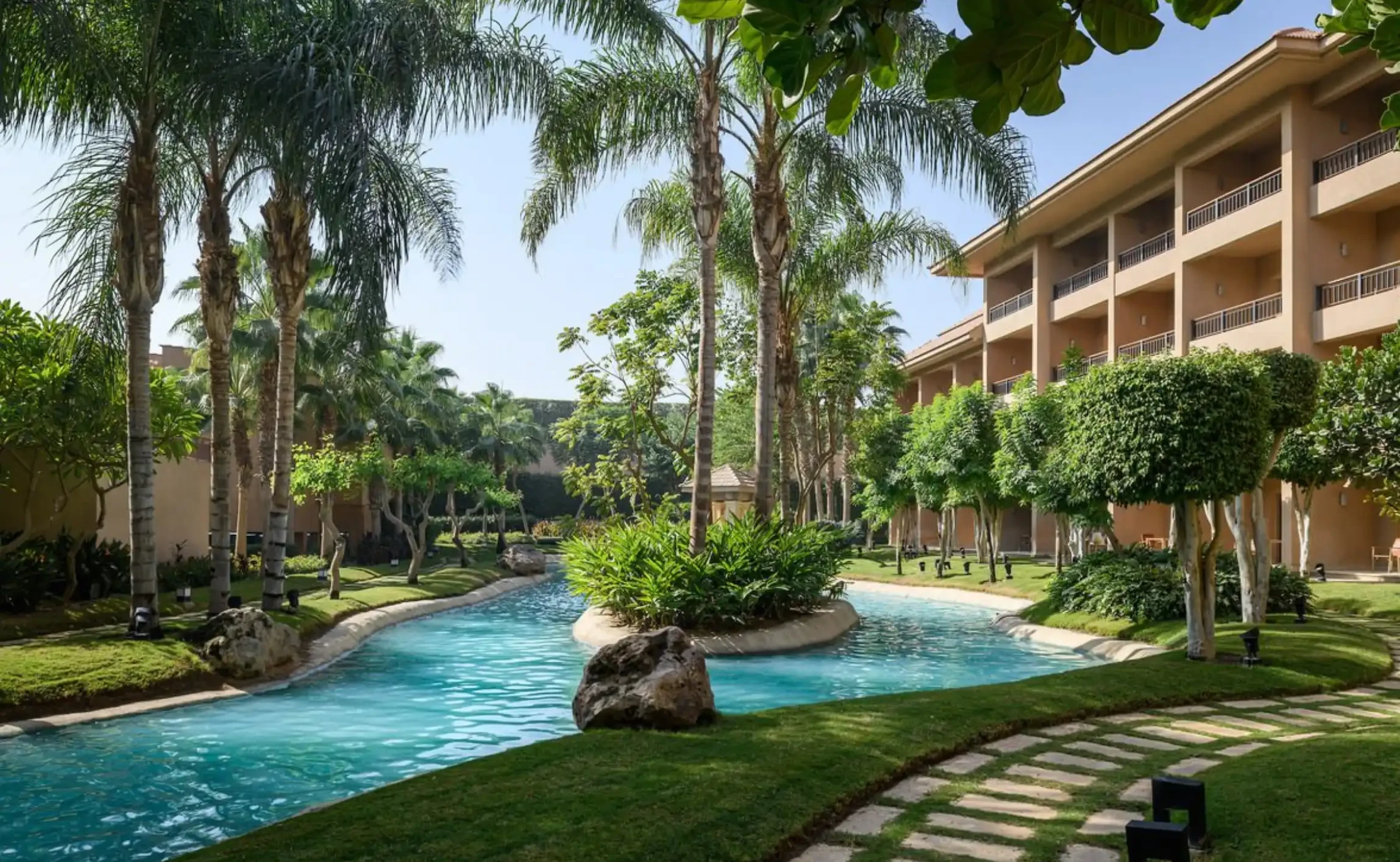 Dusit Thani Lakeview Cairo